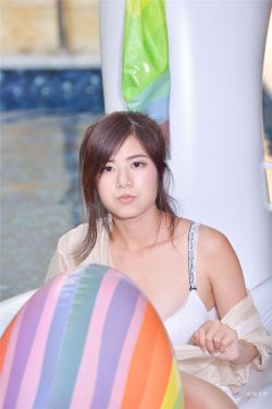 小女孩